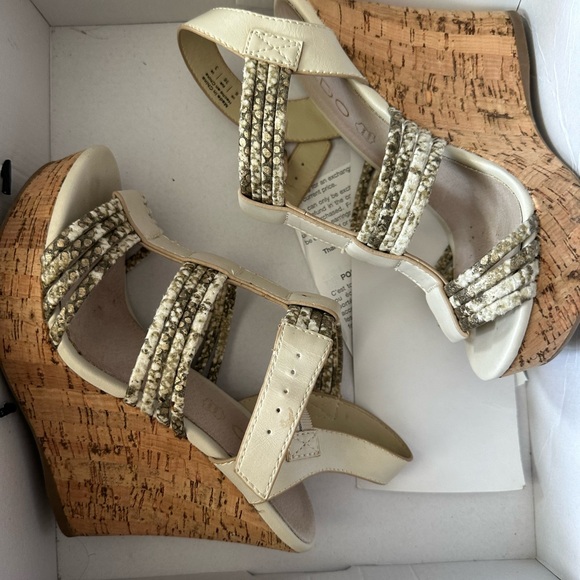 Wedge Sandals  - Aldo - Picture 2 of 4